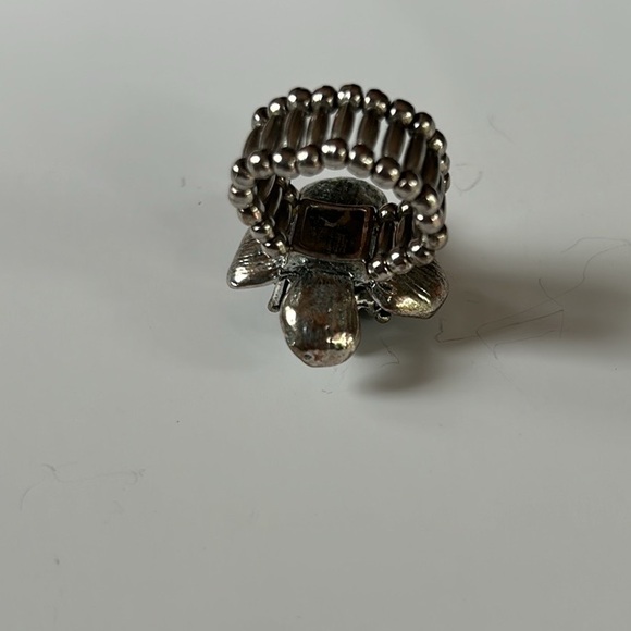 VINTAGE🗝️Antique Silver Metal Rose Flex Ring With Rhinestone - Picture 5 of 6